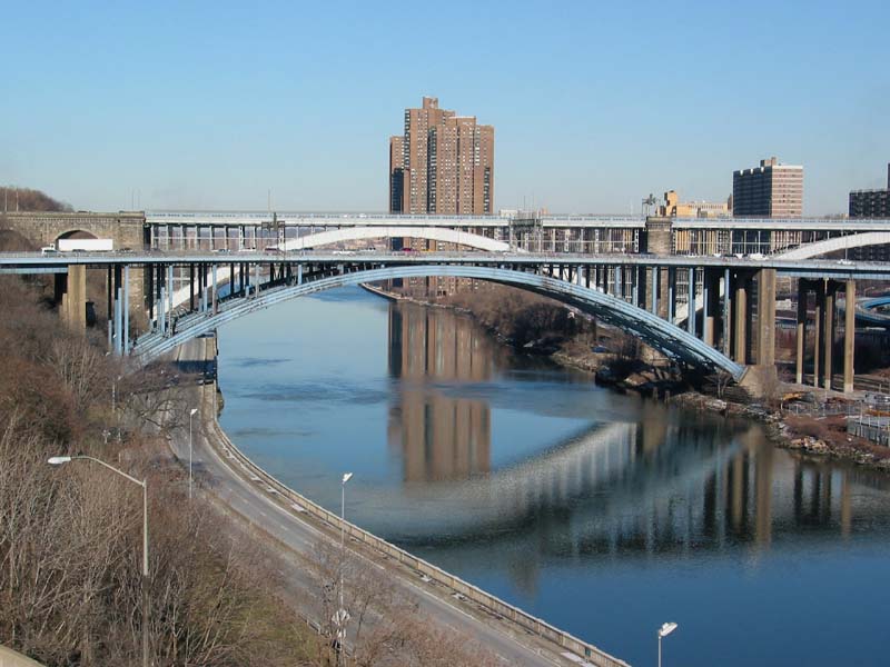 alexander_hamilton_bridge_harlem_18jan03.jpg